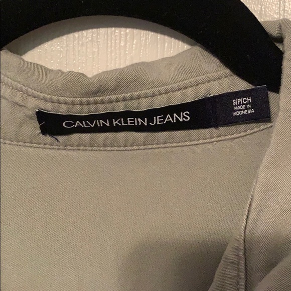 Calvin Klein shirt - Picture 3 of 3